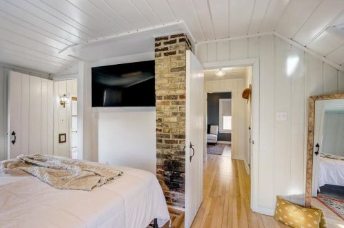 4237 Burrell St, Milwaukee WI  53207-5003 exterior