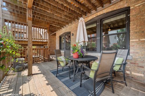 1219 Lawrence Ave, Chicago IL  60640-4704 exterior