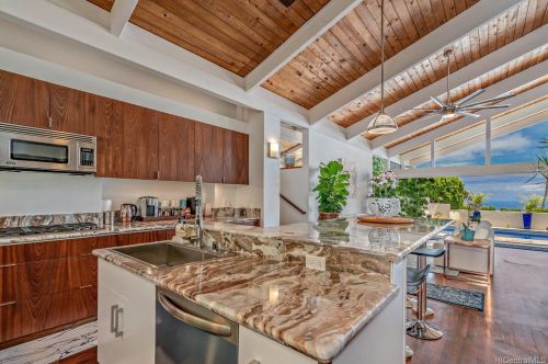 480 Puuikena Dr, Honolulu, HI 96821-2505