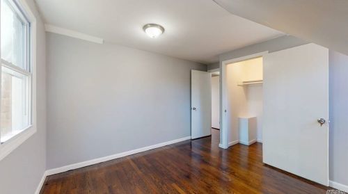 21 Deepdale Dr, Huntington Station NY 11746-4220 exterior