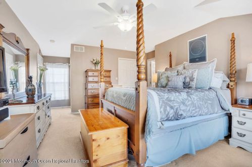 20 Kentucky Way, East Freehold NJ 07728-4612 exterior