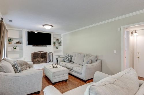 1998 Gainsborough Dr, Atlanta GA 30341-1017 exterior