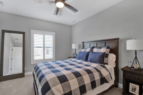 292 Fremont Ave, Elmhurst IL 60126-2200 exterior