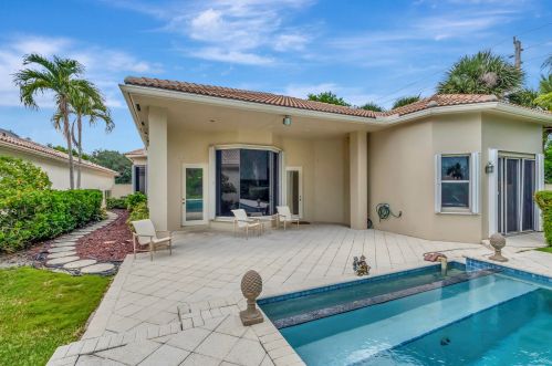 56 Is Dr, Boynton Beach FL 33435-3338 exterior