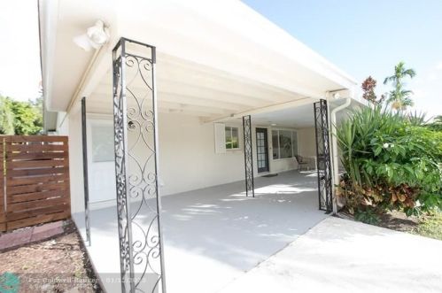 480 6th Ave, Boca Raton FL  33486-4623 exterior