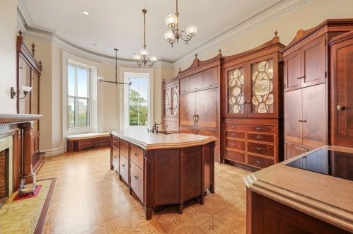 226 Beacon St, Boston MA exterior