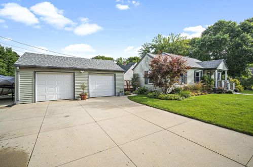 5318 Stack Dr, Milwaukee, WI 53219-3367