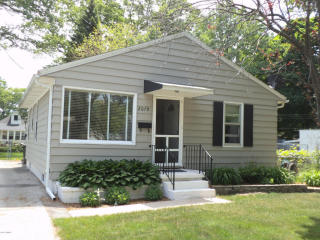 2079 Philo Ave, Meskegon, MI 49441-1464