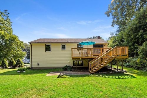 9 Dogwood Ln, Ellington CT exterior