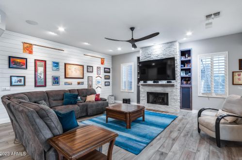 22034 55th St, Phoenix AZ  85054-7150 exterior