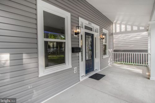 2911 17th St, Washington DC  20018-1825 exterior