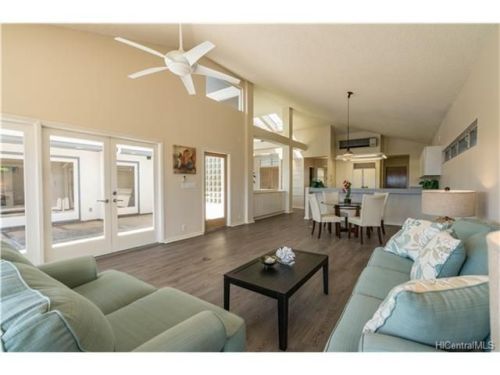 1496 Ala Napunani St, Honolulu HI  96818-1527 exterior