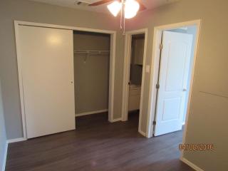 1814 Colony Creek Dr, Austin TX  78758-8500 exterior