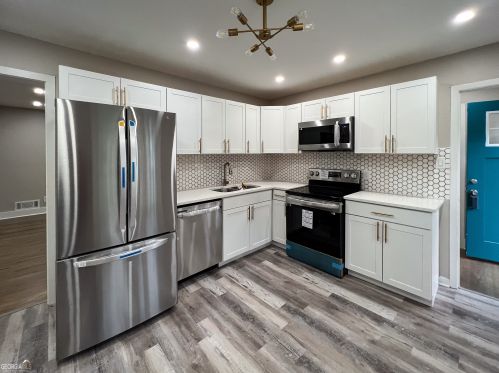 3949 Adamsville Dr, Atlanta GA  30331-3823 exterior