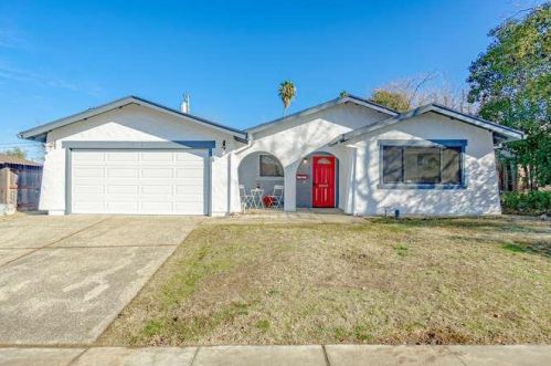 207 Fargo Way, Folsom, CA 95630-2936