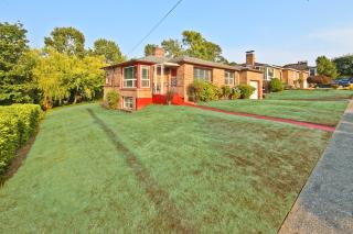 3702 13 Ave, Seattle WA  98119-1312 exterior