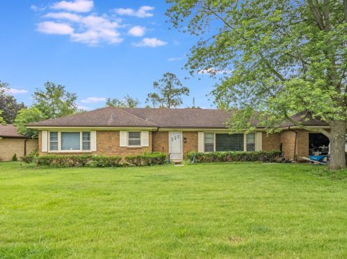 1110 Nichols Ln, Broadview, IL 60153-1080