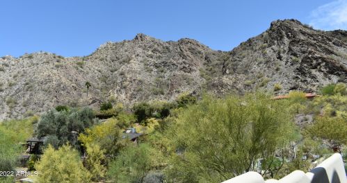 1825 Cinnabar Ave, Phoenix AZ  85020-1916 exterior