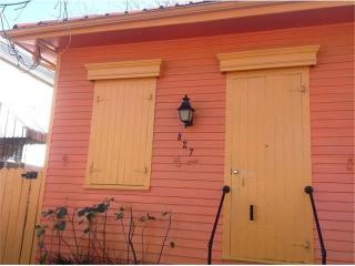 827 Congress St, New Orleans LA  70117-6237 exterior