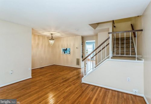 7409 Duddington Dr, Alexandria VA 22315-3847 exterior