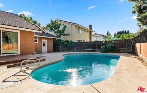 1837 Las Lanas Ln, Fullerton CA  92833-1814 exterior