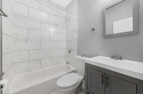 1307 Kedzie Ave, Chicago IL 60652-2602 exterior