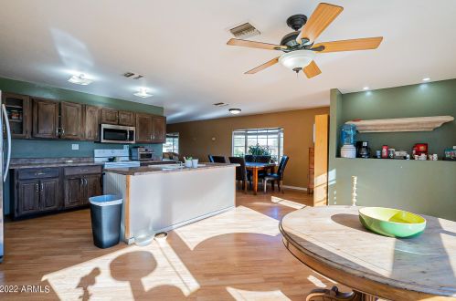 39029 11 Ave, Phoenix AZ 85021-5626 exterior