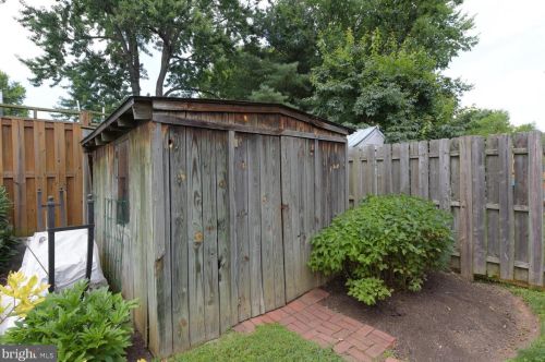 4433 1 St, Arlington VA 22204-1314 exterior