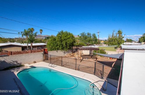 752 Edgewater Dr, Tucson AZ 85704-2412 exterior