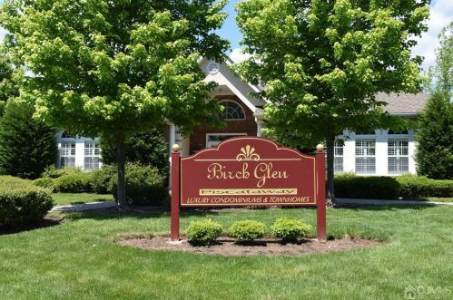 55 Forest Dr, Piscataway, NJ 08854-2281