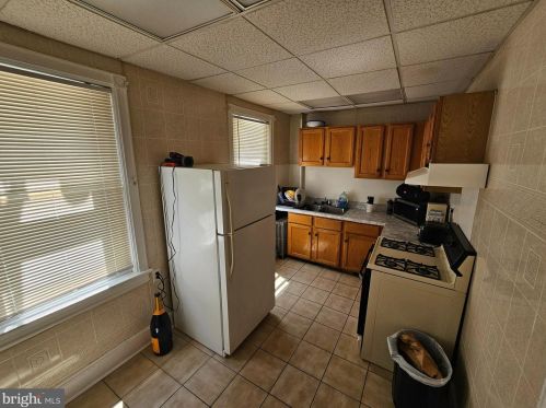 36 Maple Ave, Trenton NJ 08618-3401 exterior