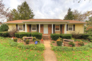 10405 Pinedale Dr, Knoxville, TN 37922-3125