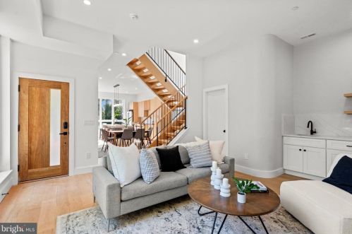 4315 Boone St, Philadelphia PA 19128-5003 exterior