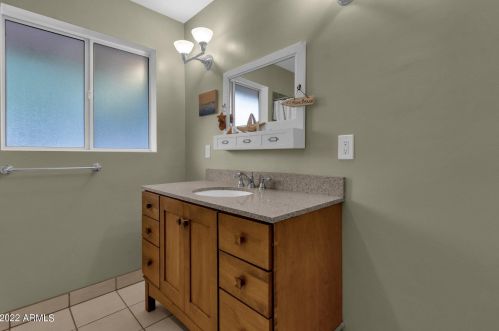 8051 14 Ave, Phoenix AZ 85023-2585 exterior