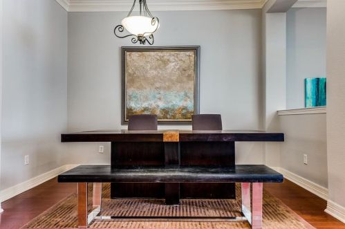 2205 Canton St, Dallas, TX 75201-5901