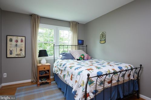 629 Goldsborough Dr, Rockville MD 20850-1905 exterior