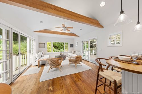 38 Pequot Trl, Westport CT 06880-2930 exterior