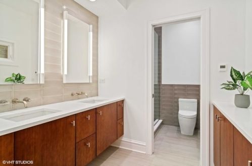 1734 Wolcott Ave, Chicago IL 60622-1385 exterior