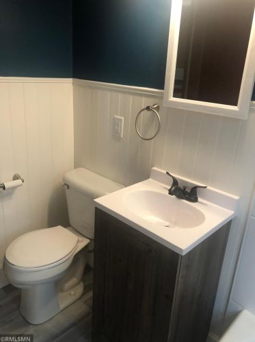 5089 Main St, Maple Plain MN 55359-9430 exterior