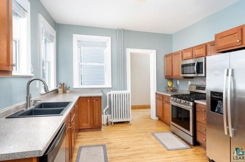 2115 4 St, Duluth MN 55805-1874 exterior