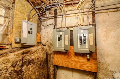 387 Putnam Pike, Killingly CT 06241-1608 exterior