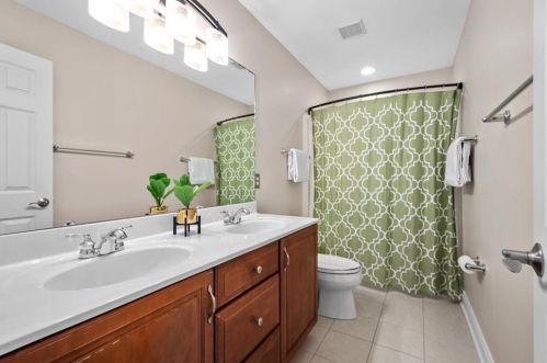 2419 Orchard Dr, Pittsburgh PA  15241-2542 exterior