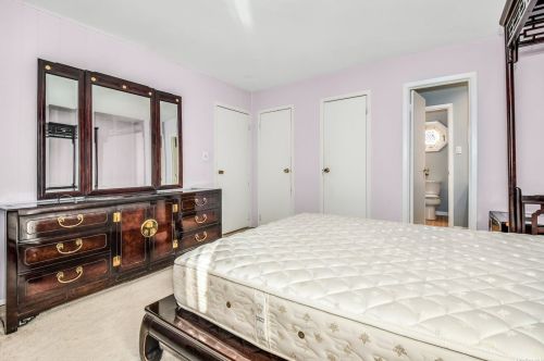 57 Arcadia Dr, Huntington Station NY 11746-6935 exterior