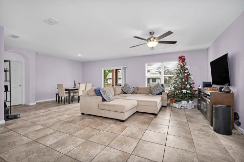 1118 Sarto Ln, Fort Pierce FL 34953-2655 exterior