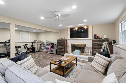 100 Haviland Rd, Ridgefield CT  06877-2821 exterior