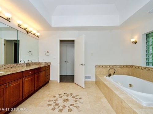 6726 Keating Ave, Chicago IL 60712-2405 exterior