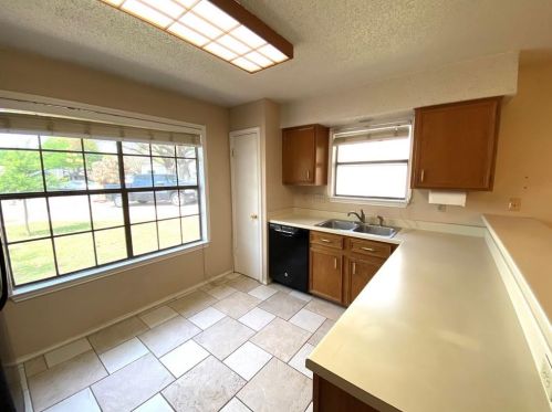 5704 Avery Island Ave, Austin TX  78727-7009 exterior