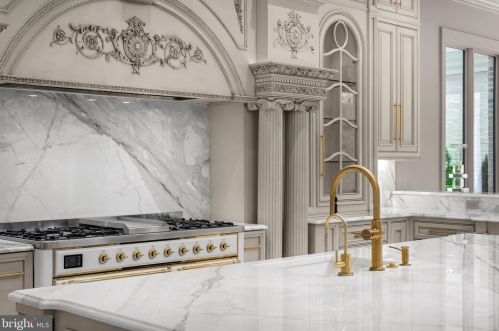 6431 Georgetown Pike, Mc Lean VA 22101-2212 exterior