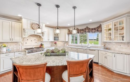 5612 Meadowbrook Ln, Bull Valley IL 60014-3009 exterior