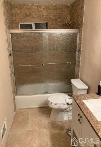 36 Mitchell Ave, Piscataway NJ 08854-5566 exterior